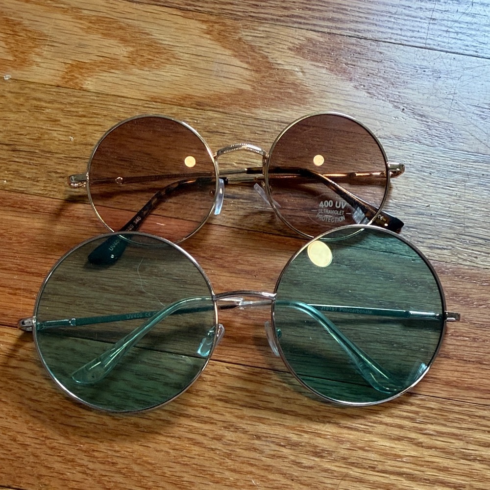 Round Sunglasses Set with Gold Frames